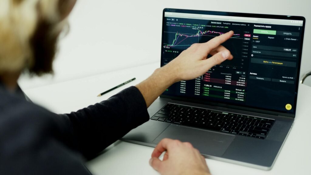 Para encontrar casos de sucesso de SEO em Curitiba, é essencial analisar empresas locais que demonstraram crescimento signifi
