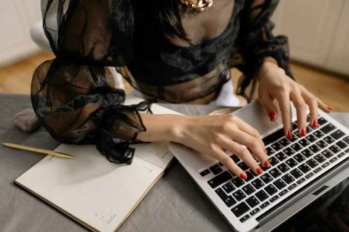 Ranqueie no Topo: O Guia Definitivo para Escrever Artigos de Blog que Convertem e Dominam o Google — como escrever artigo par