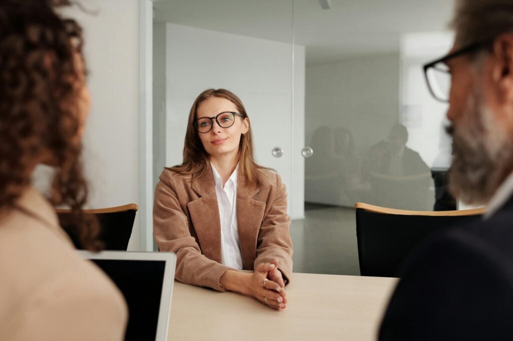 Dicas para entrevista de emprego e como se destacar — dicas para entrevista de emprego e como se destacar | Redirect Digital